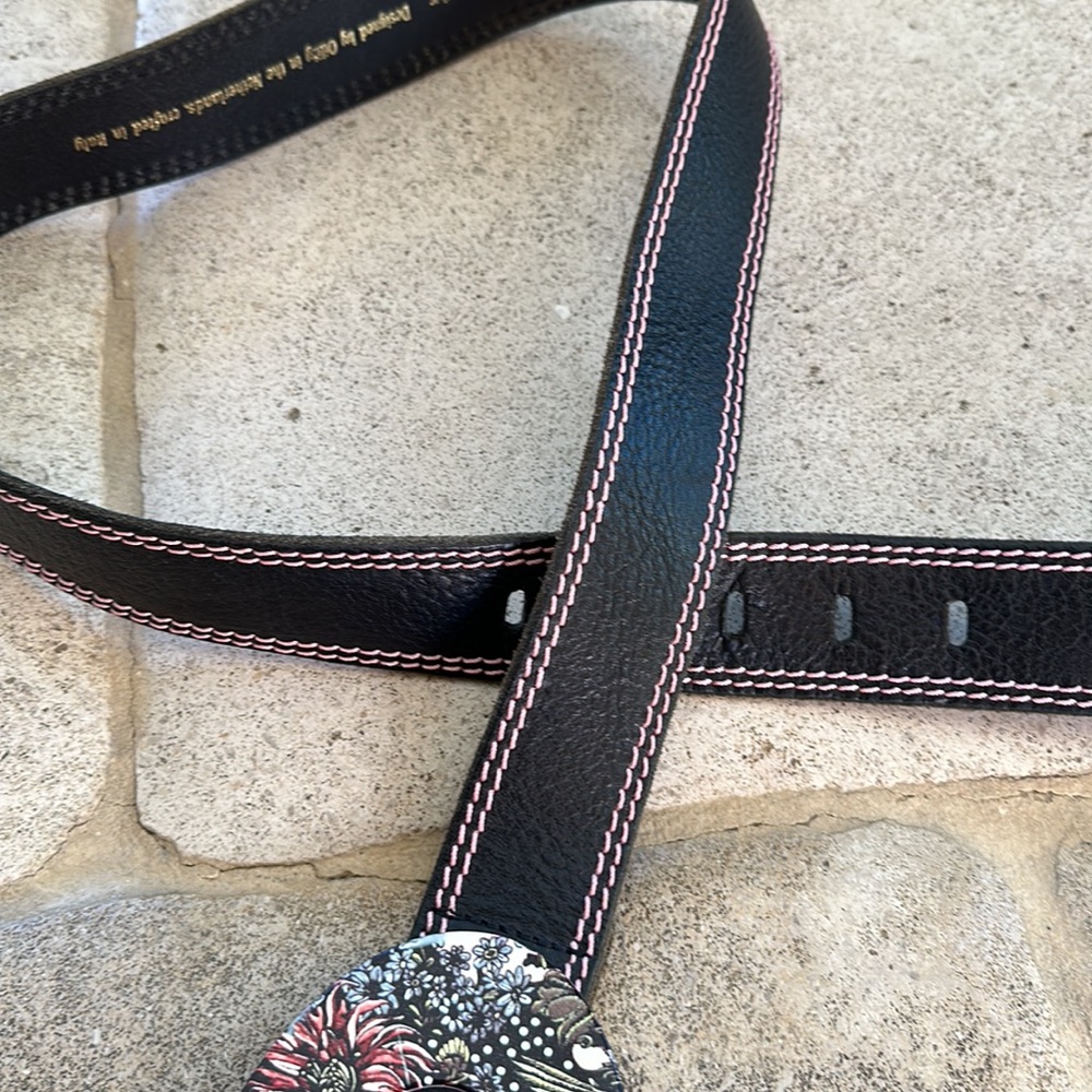 Oilily 🔥 Belt Flower Buckle Black Sz M Made in Italy 109% Leather - Picture 3 of 7